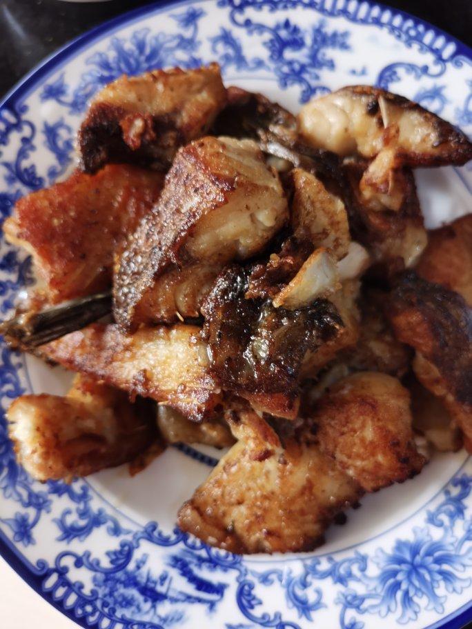 养生要早做的香煎草鱼