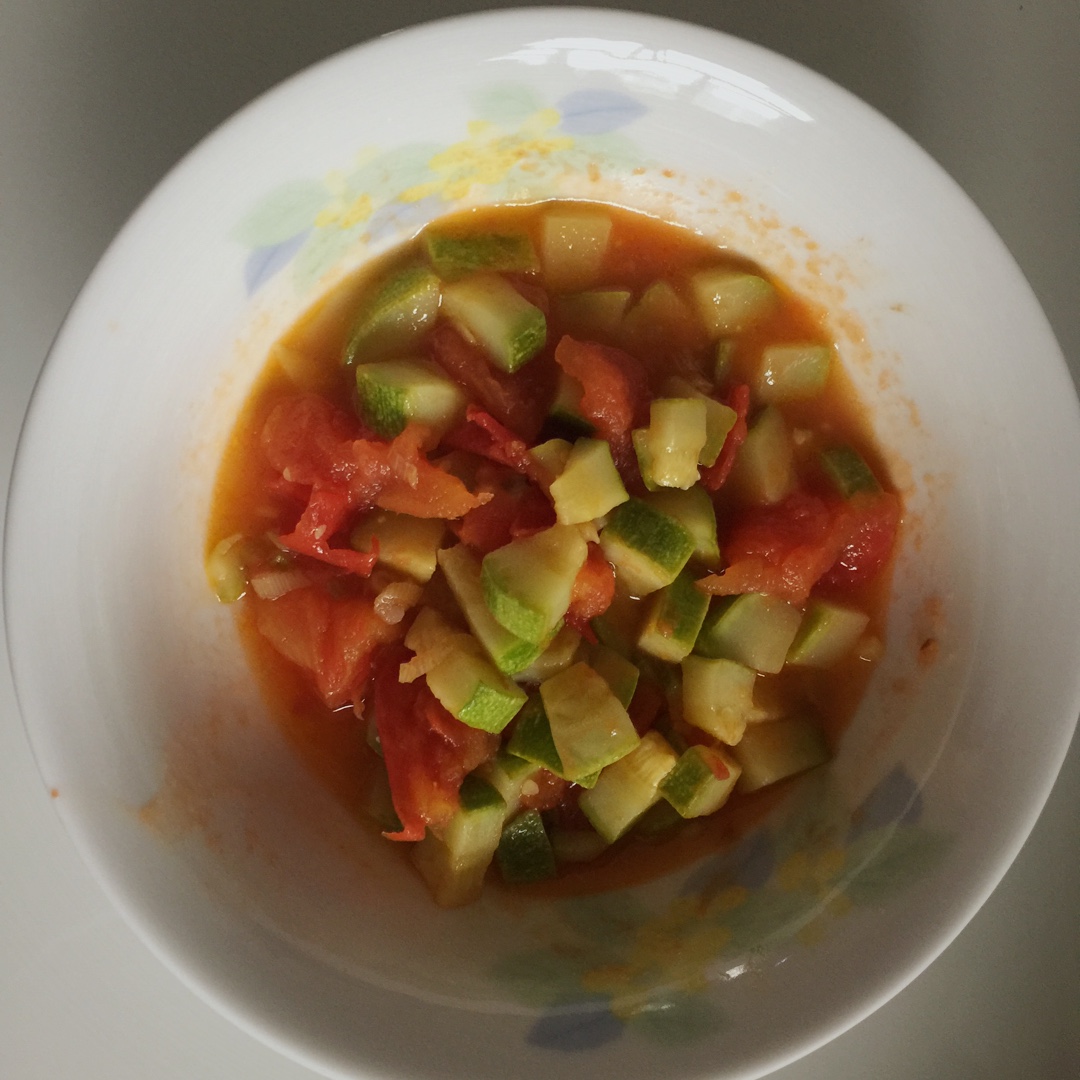 西红柿炒西葫芦