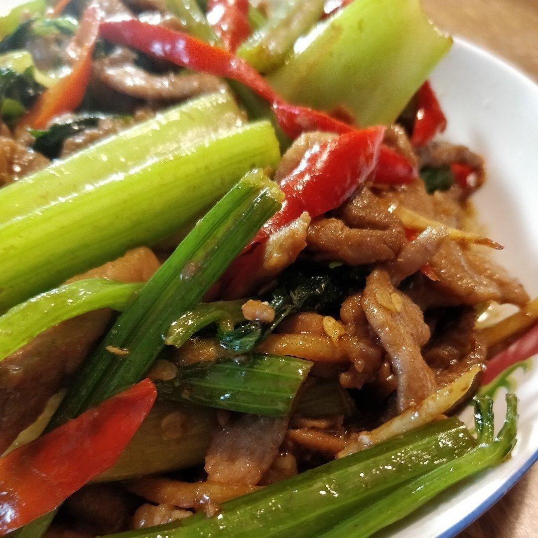 芹菜炒肉