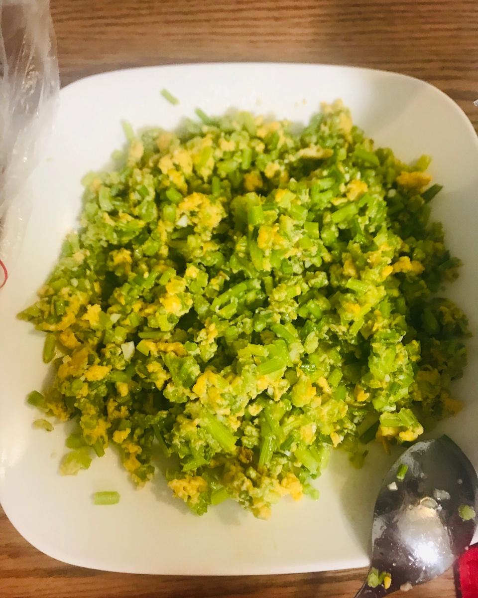 芹菜末炒鸡蛋