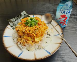日式∣辣白菜炒蛋盖饭的做法 步骤8