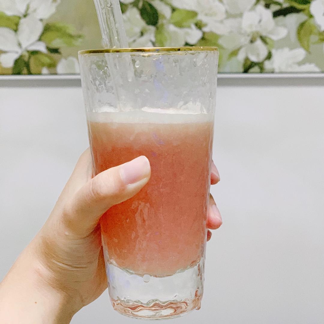 鲜榨红石榴汁：可以喝的雅诗兰黛红石榴精华