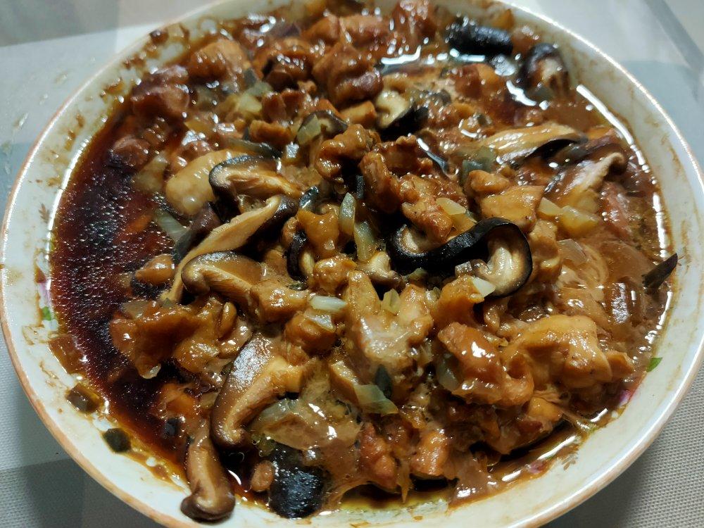 红葱头蒸香菇鸡腿肉