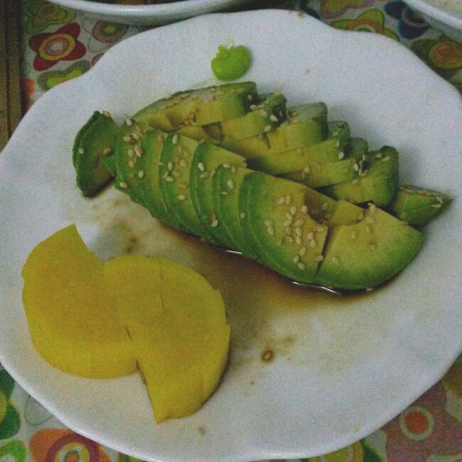 牛油果蘸酱油