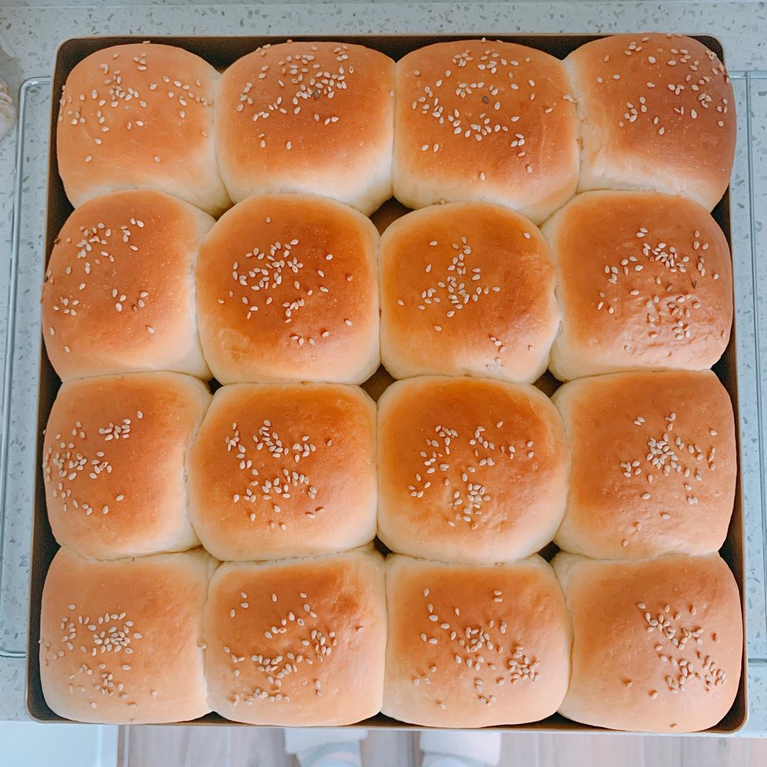 🥛超简单快手，柔软拉丝，一次发酵，牛奶小餐包