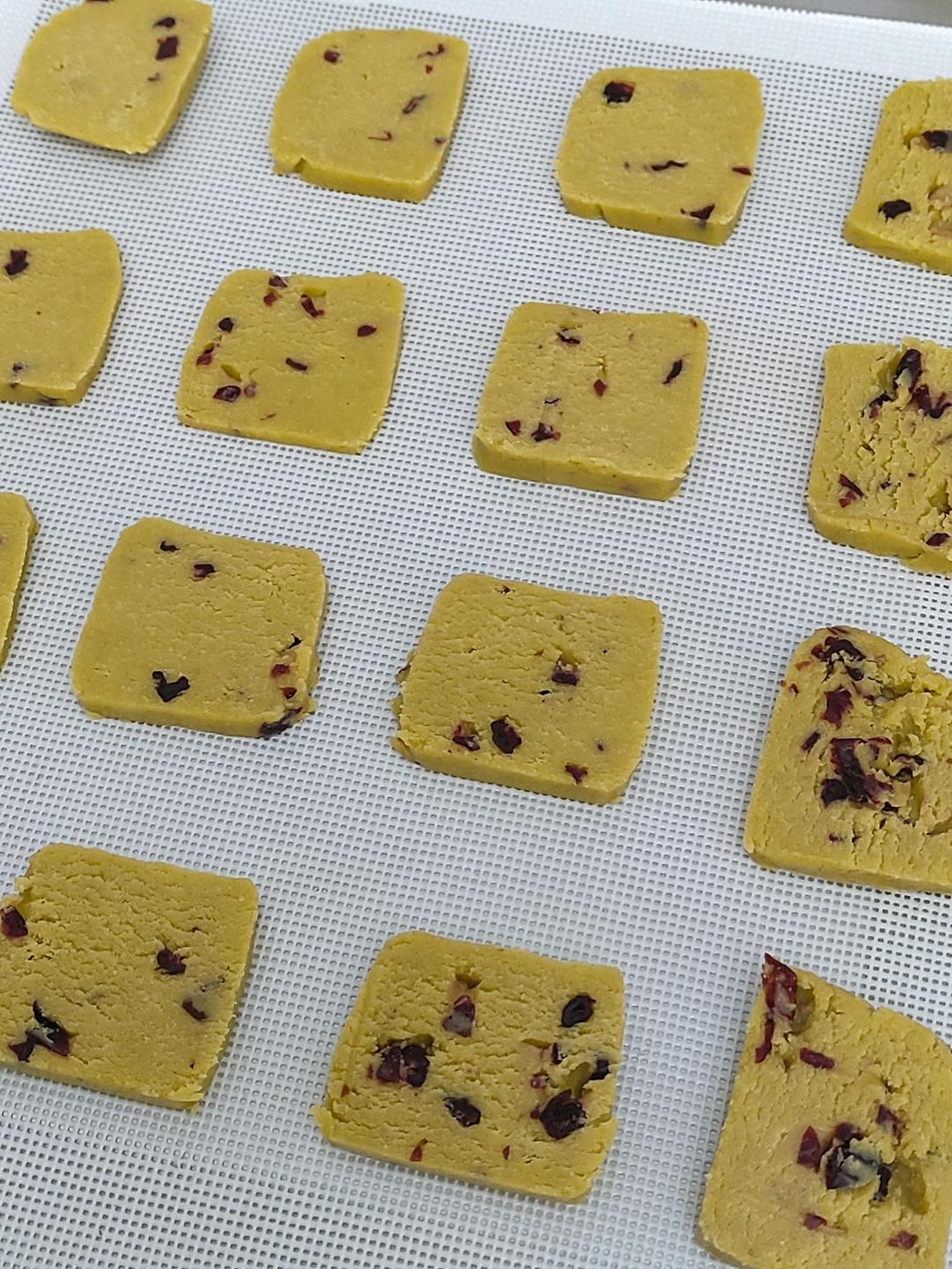 奶香浓郁酸甜酥脆的蔓越莓黄油曲奇