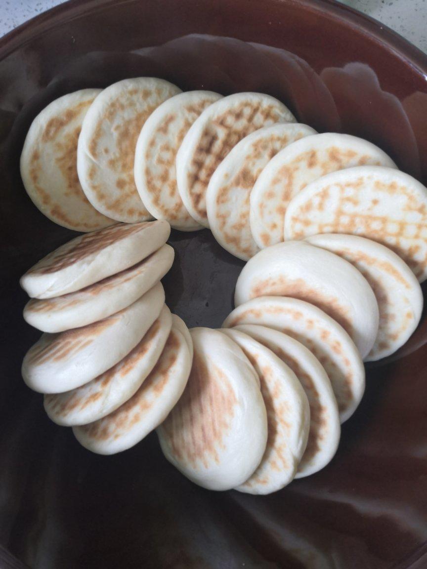 鹿小草的鹿做的肉夹馍白吉馍的制作