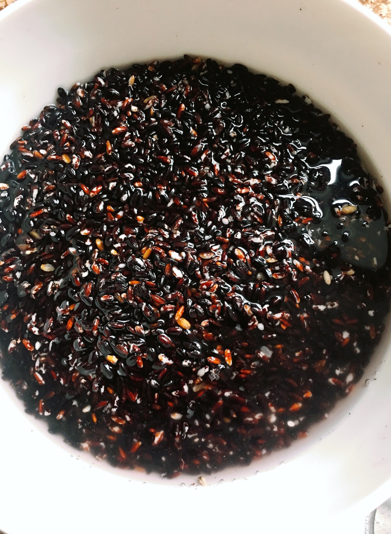 咸香缤纷黑米血糯米饭的做法 步骤1