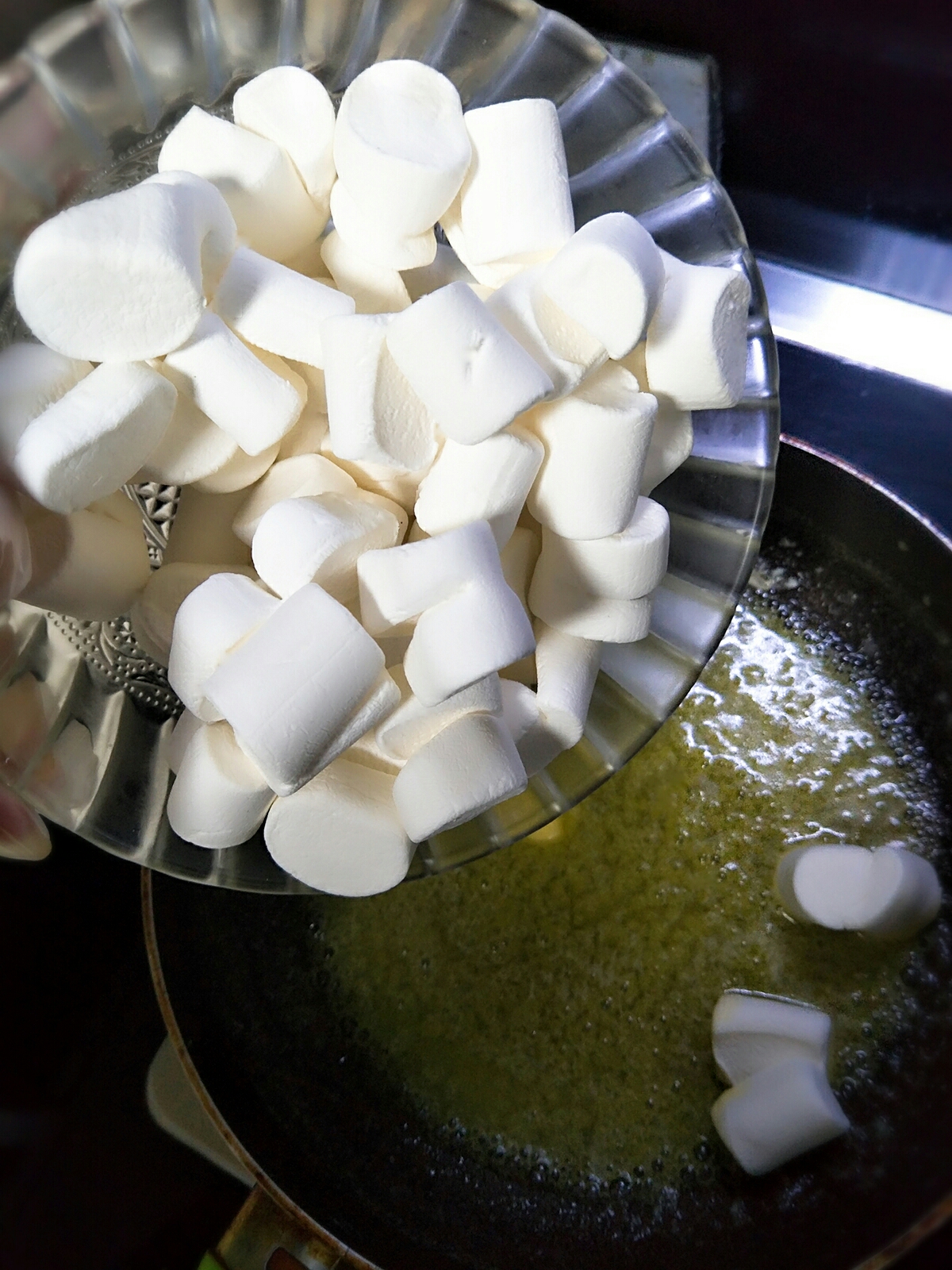 榴莲（冻干）牛轧糖的做法 步骤3