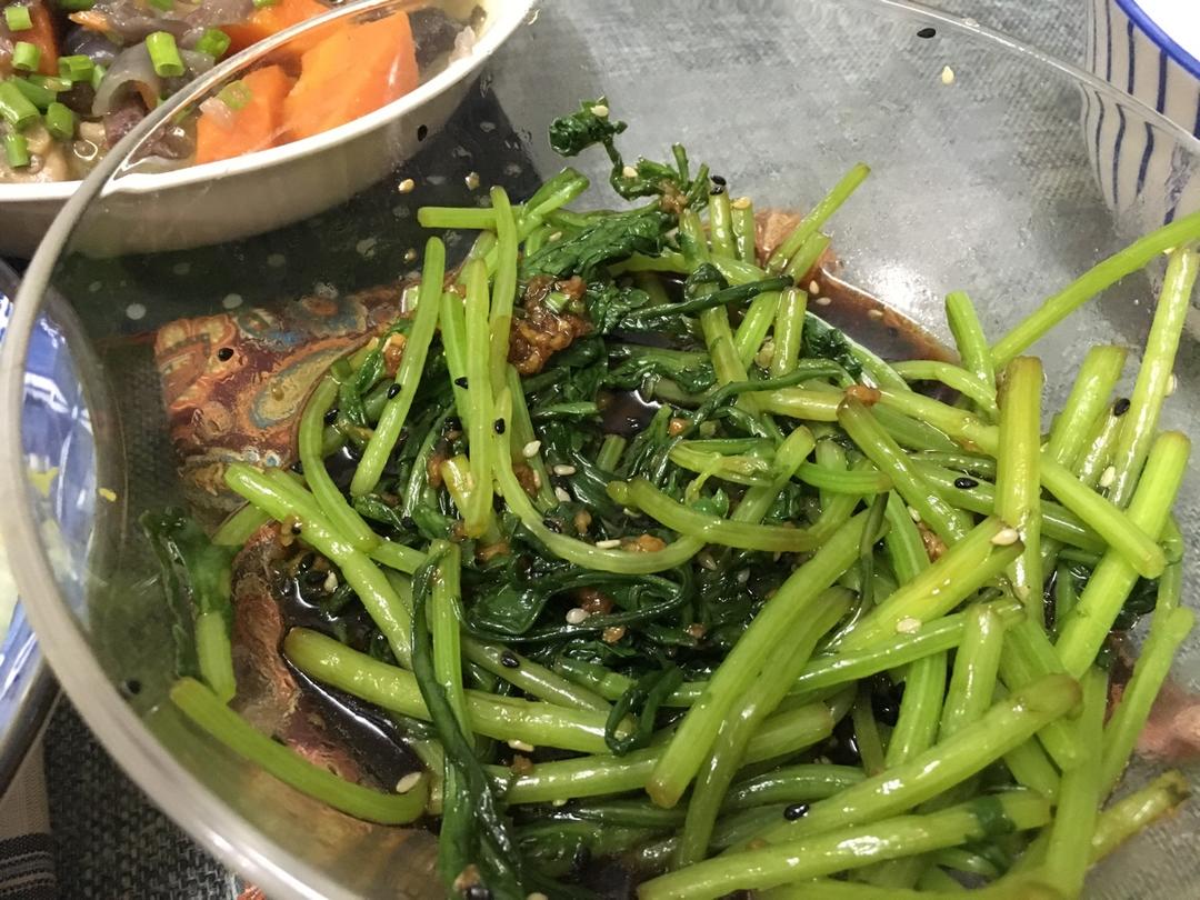 凉拌茼蒿