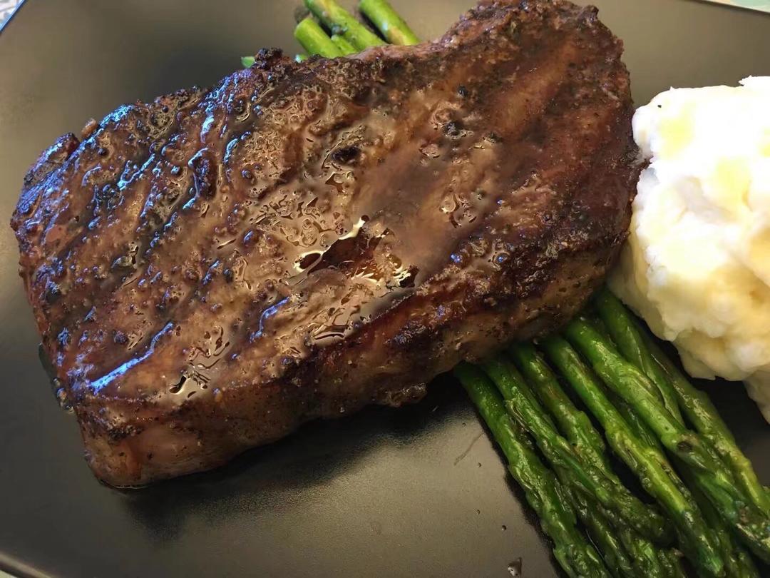 煎烤牛排的做法