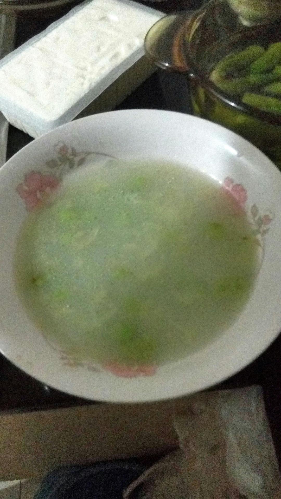 咸菜毛豆豆腐汤的做法 步骤2