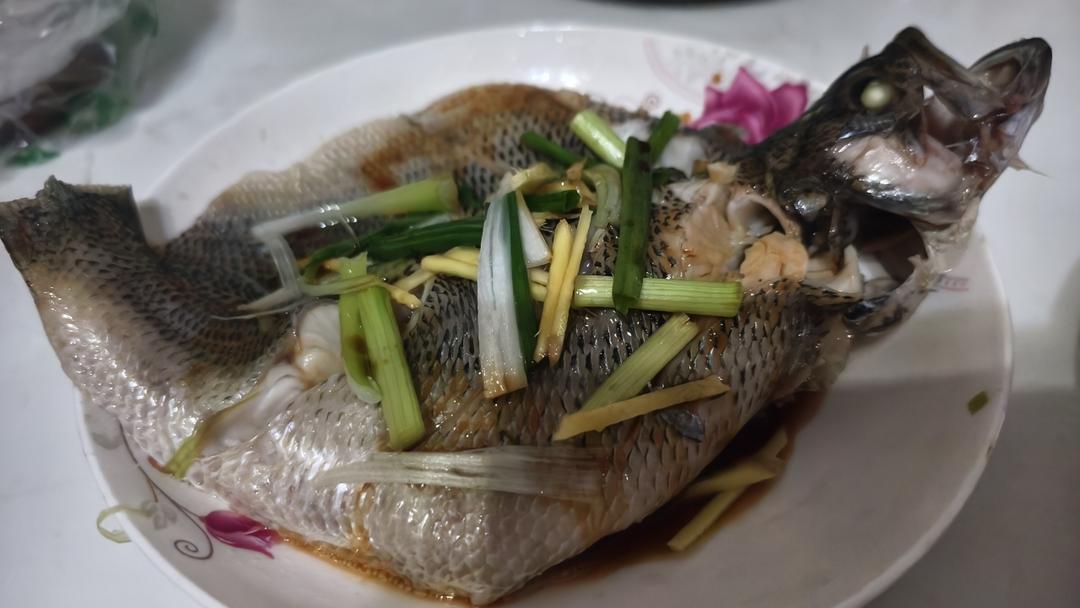 清蒸鲈鱼