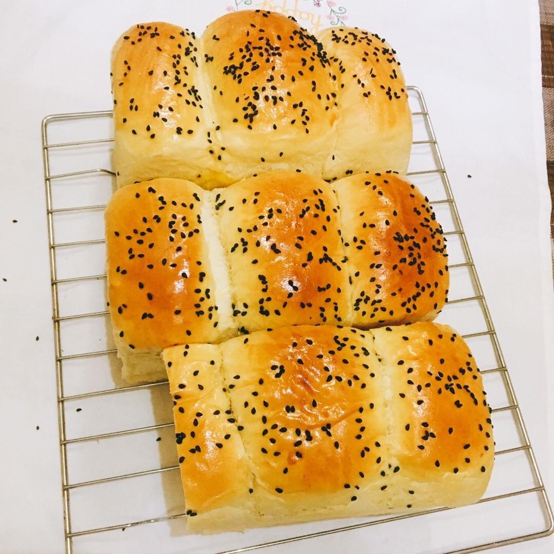小美版细腻松软的牛奶吐司