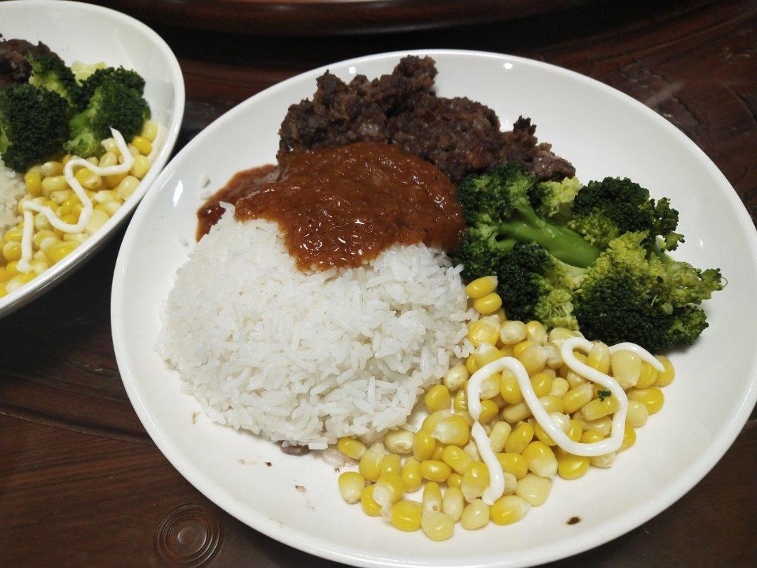 肉多汁的快手汉堡牛肉饼