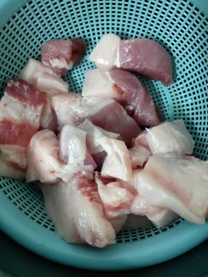 猪肉香菇芹菜饺子的做法 步骤1