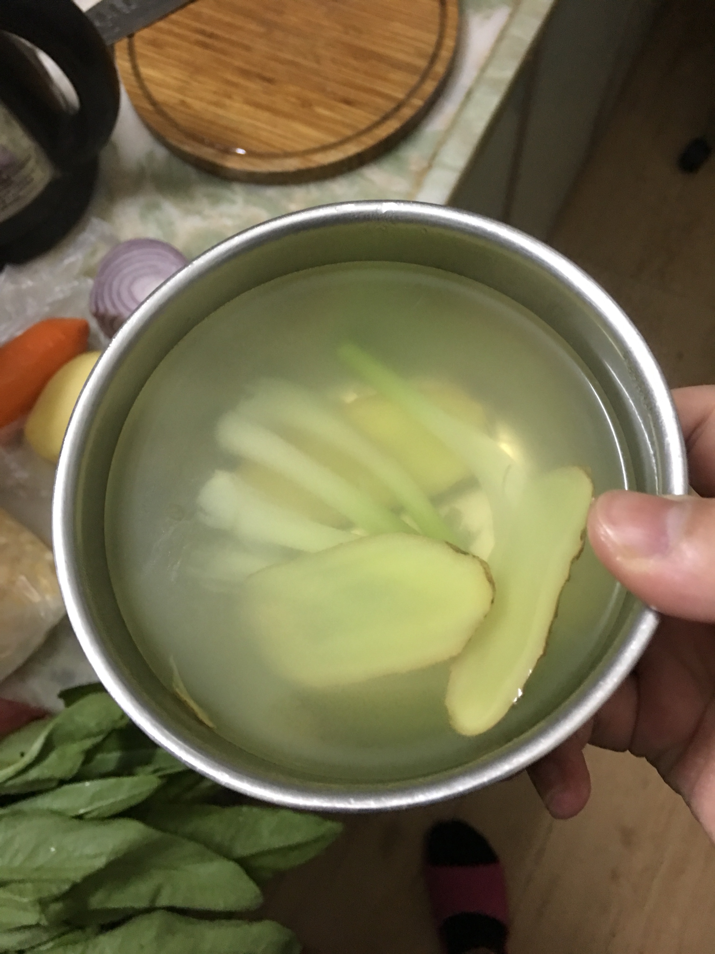 着凉感冒一喝就好 葱白姜汤的做法 步骤5