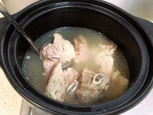 清炖牛骨汤（原汁原味，香气四溢，冬天的早晨喝一碗，好满足😄）的做法 步骤16