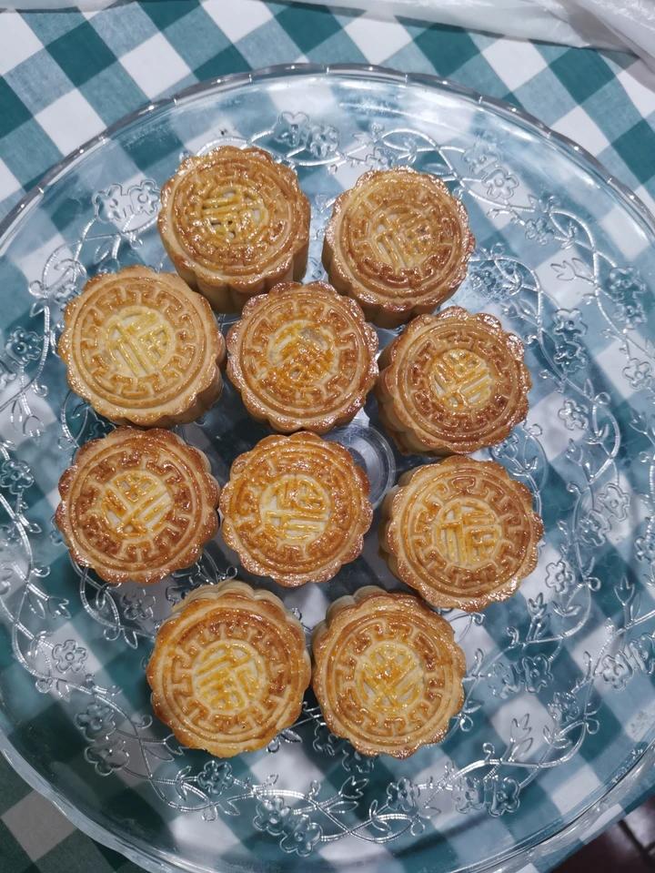 椒盐花生酥皮月饼