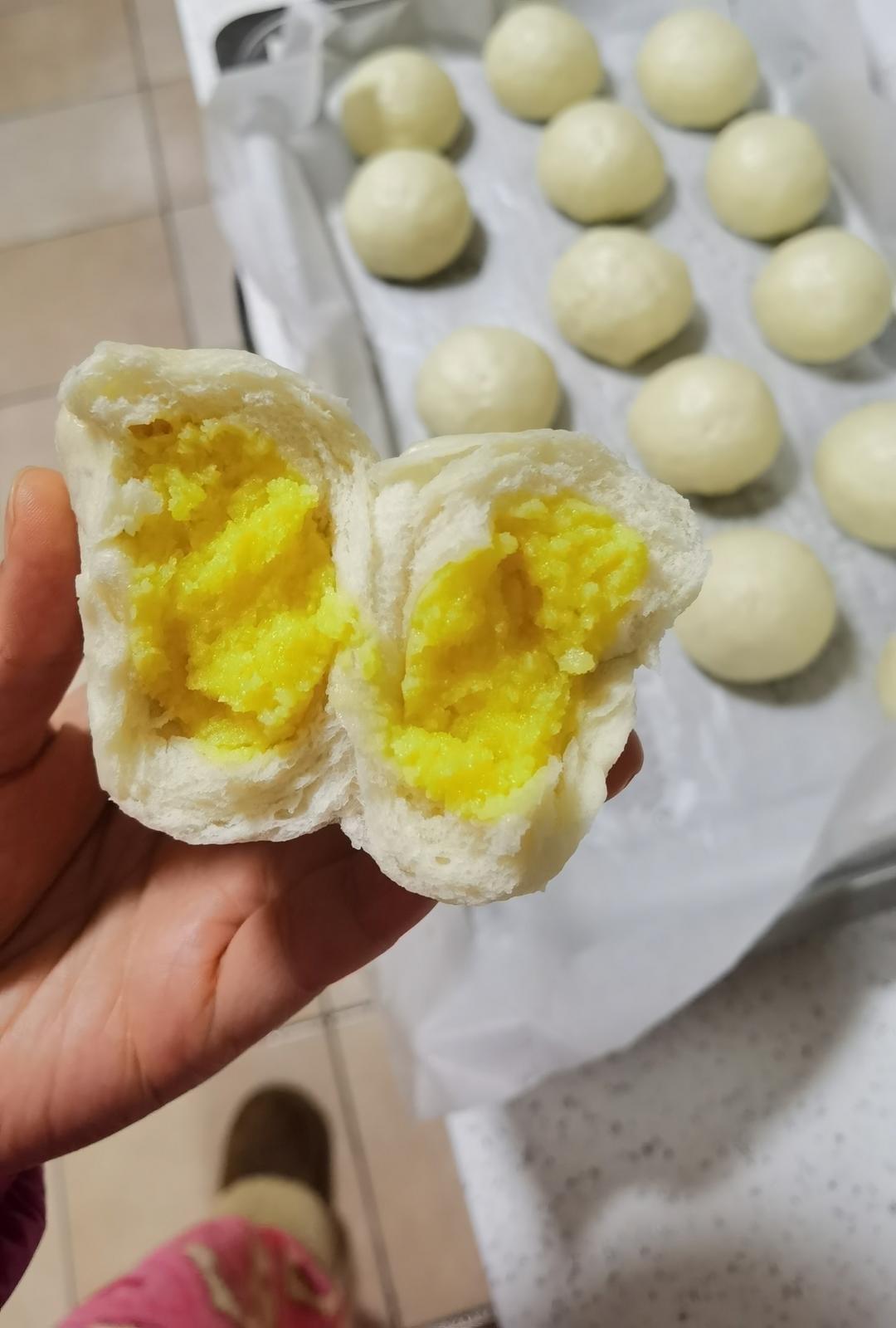 松软香甜的奶黄包，很快就可以搞定。
