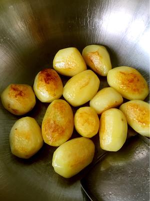酱烧小土豆的做法 步骤4