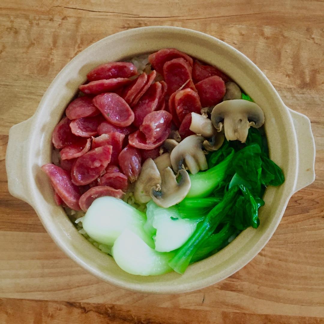 香肠煲仔饭