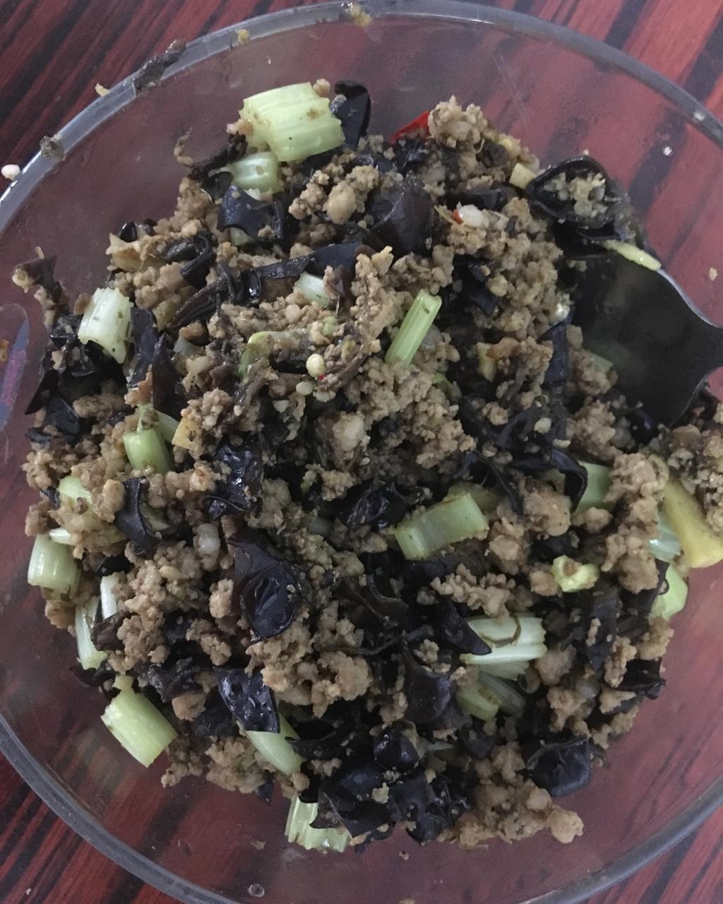 木耳芹菜炒肉末（快手菜）