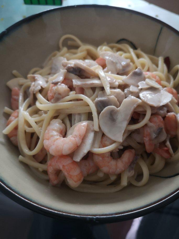 #有啥吃啥# 奶香意大利面