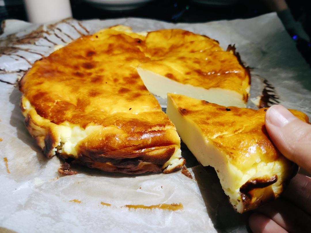 爆浆巴斯克芝士蛋糕