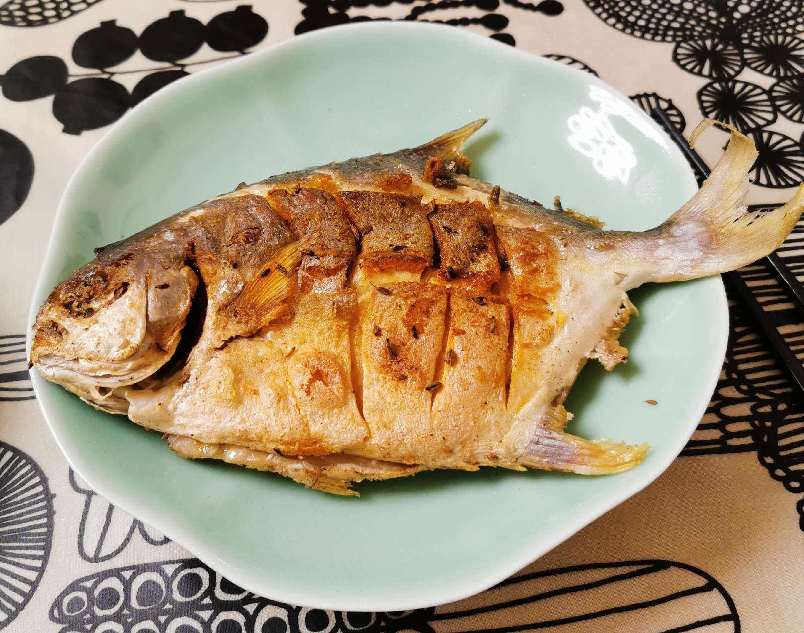 极简极美味——盐煎金鲳鱼