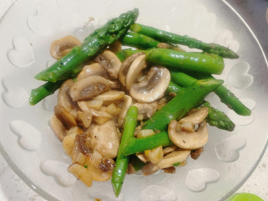 教你做最好吃的芦笋炒蘑菇 新手速get！