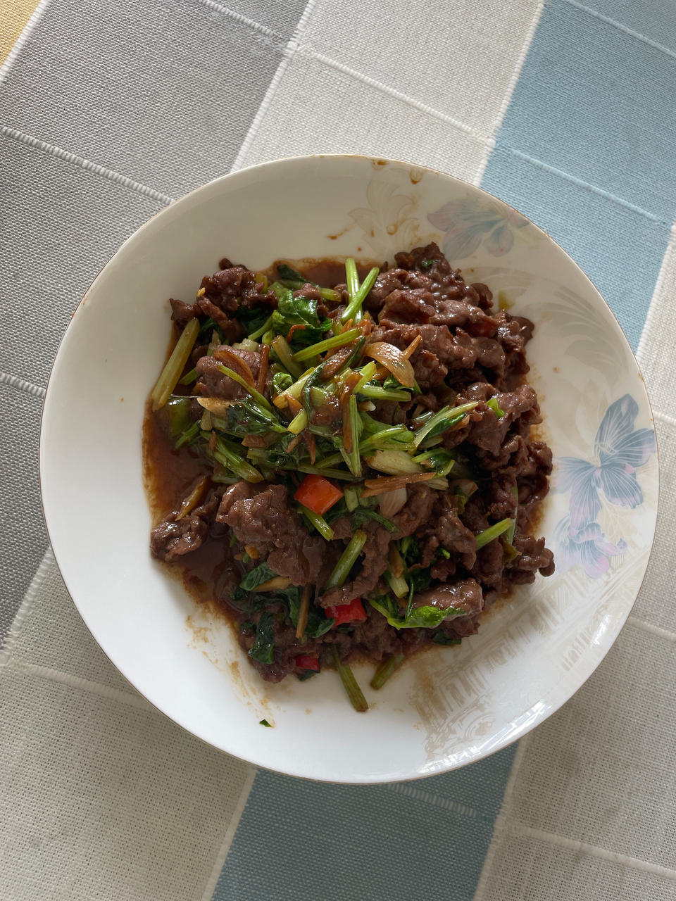小炒牛肉（肉嫩味香）