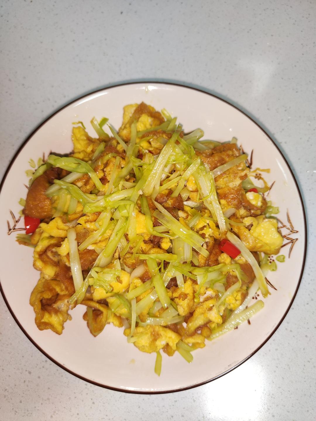 巨鲜美的韭黄炒蛋