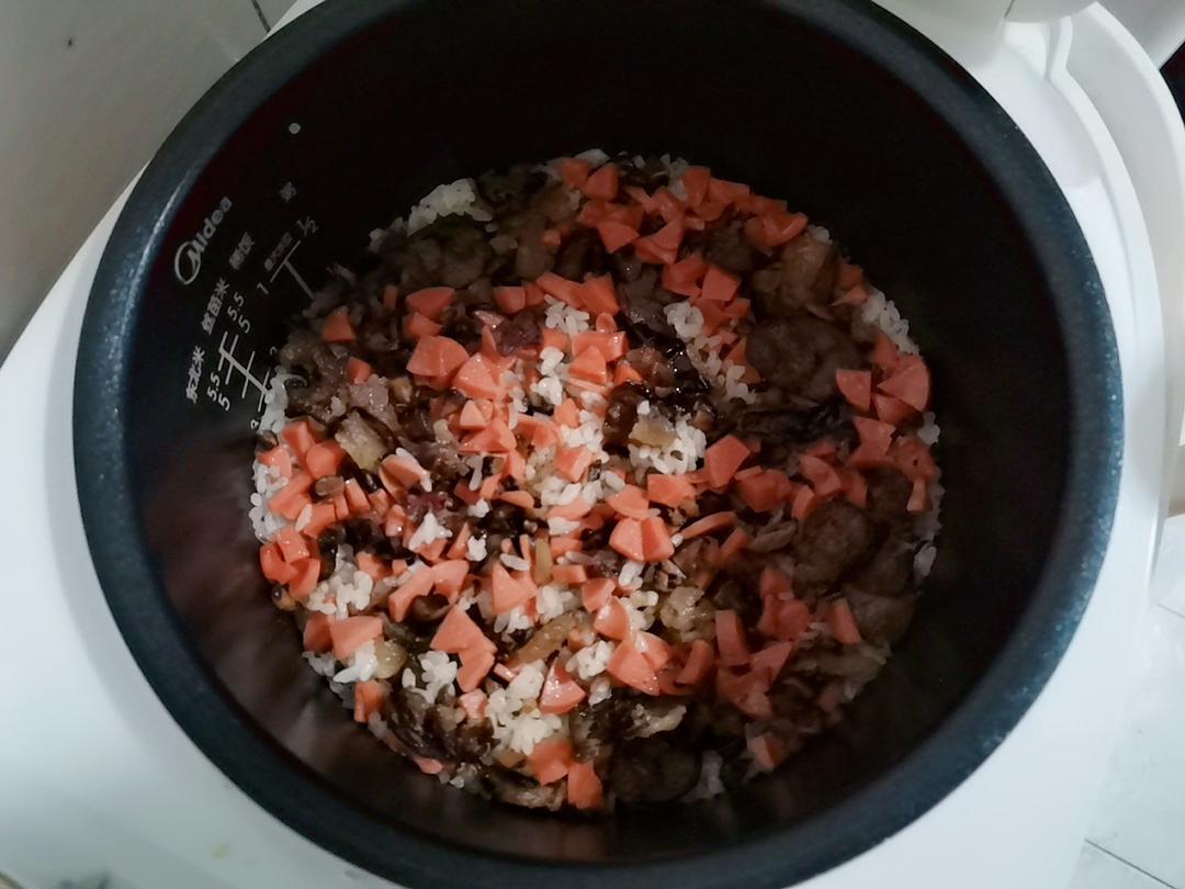 电饭锅版香菇腊肠饭