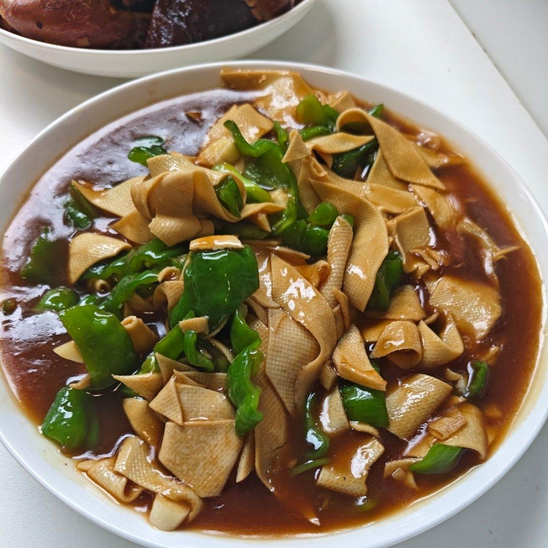 不用厨艺的尖椒干豆腐
