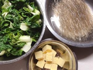 奶白菜炖粉条冻豆腐                by wqy的做法 步骤2