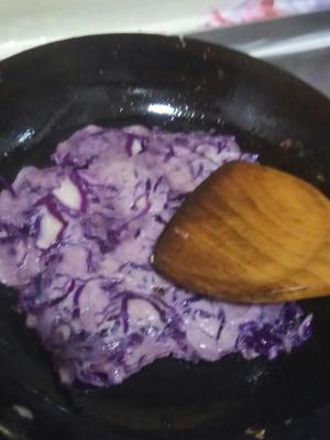 快手早餐～紫甘蓝煎饼的做法 步骤6