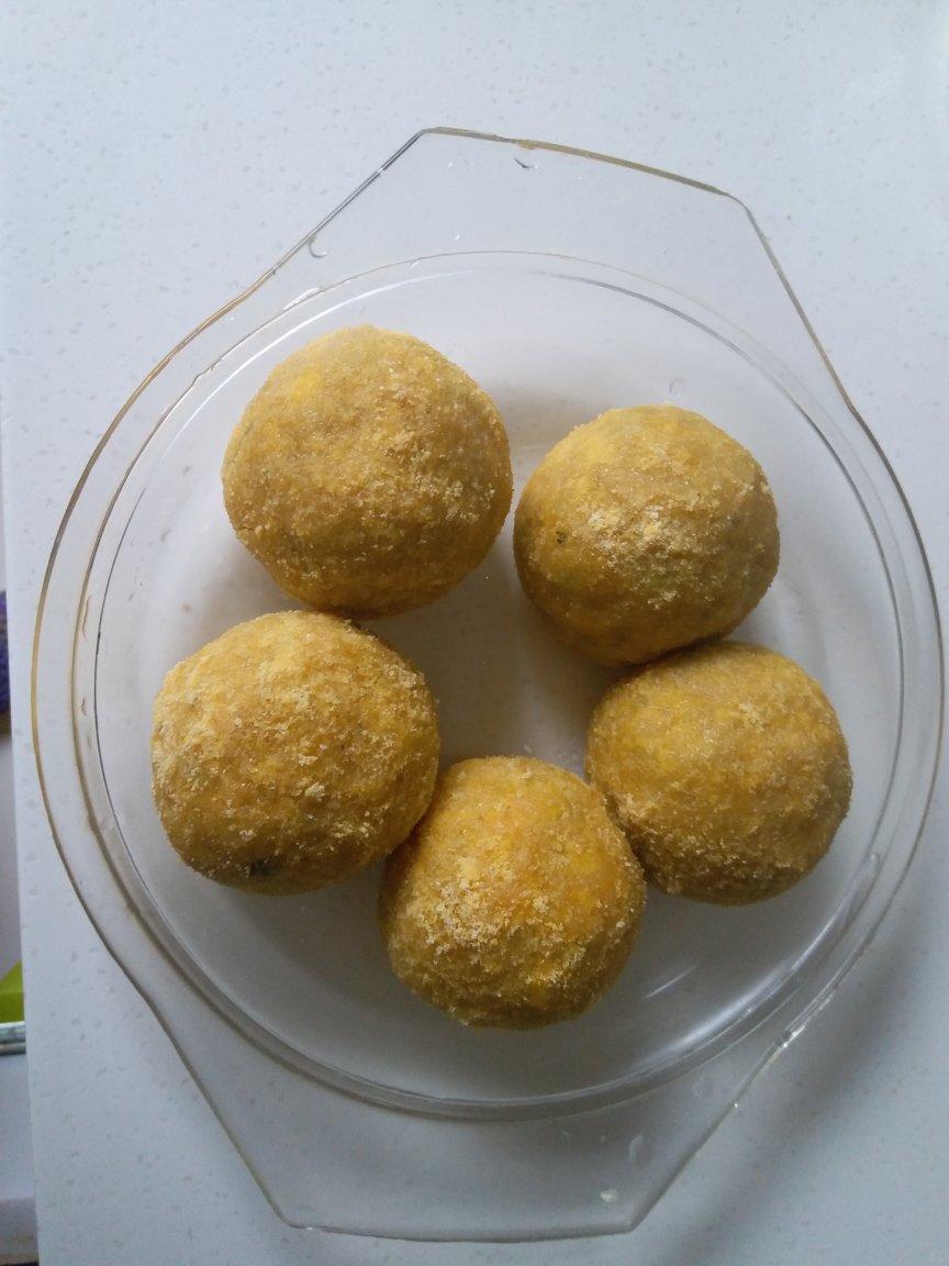 薄皮大馅菜团子