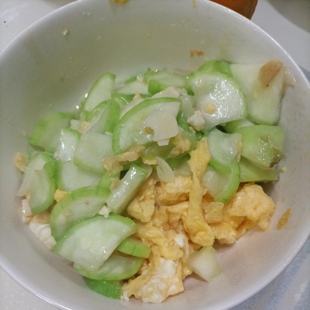 丝瓜剁椒炒蛋｜不出水不发黑的丝瓜家常小炒