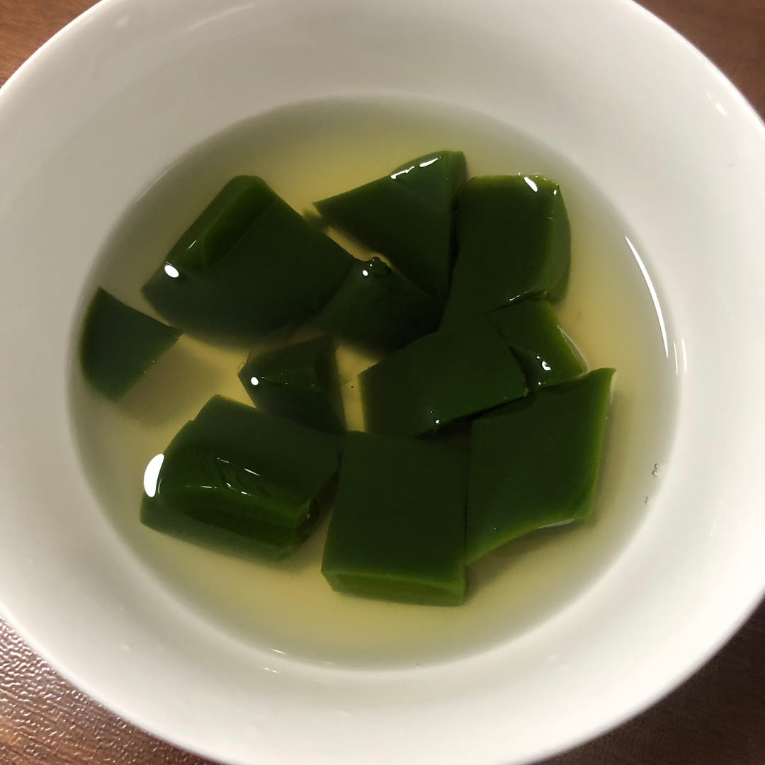 QQ凉凉的艾草凉粉