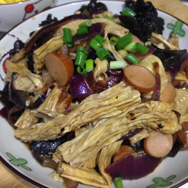 洋葱木耳炒腐竹
