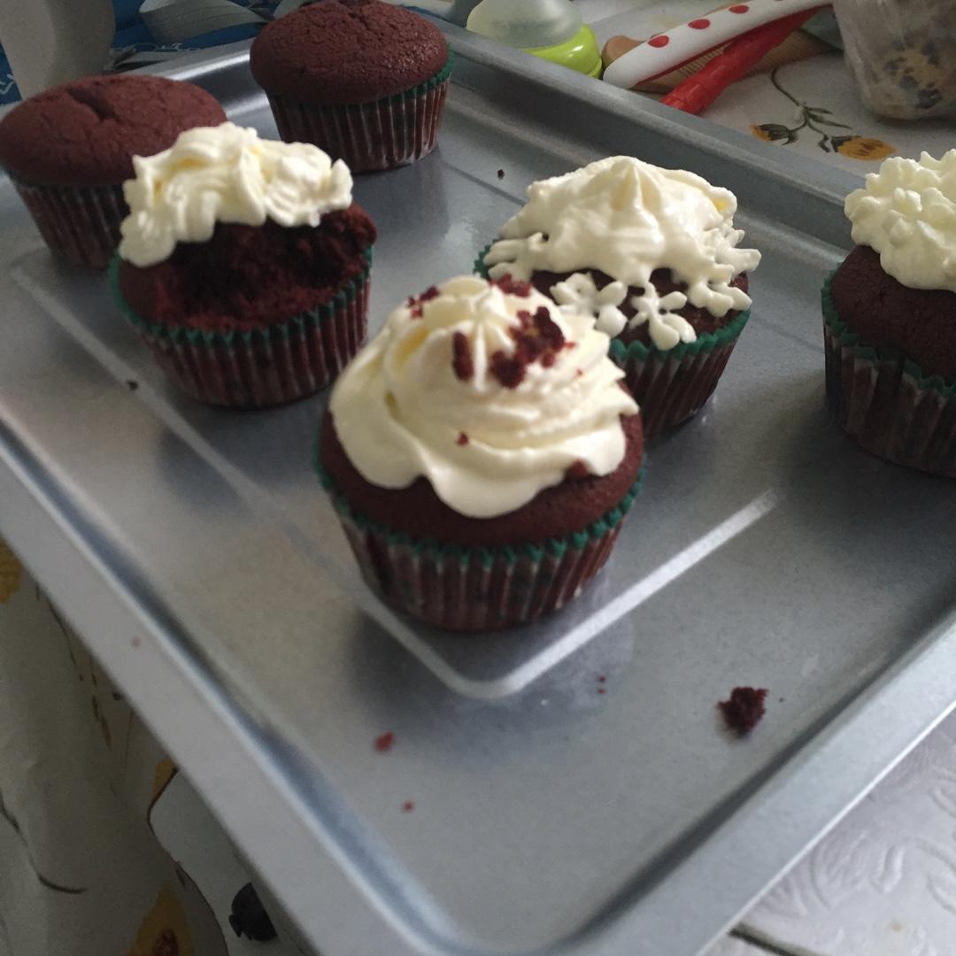 传统红丝绒杯子蛋糕（极软无泡打粉）Red velvet cupcake