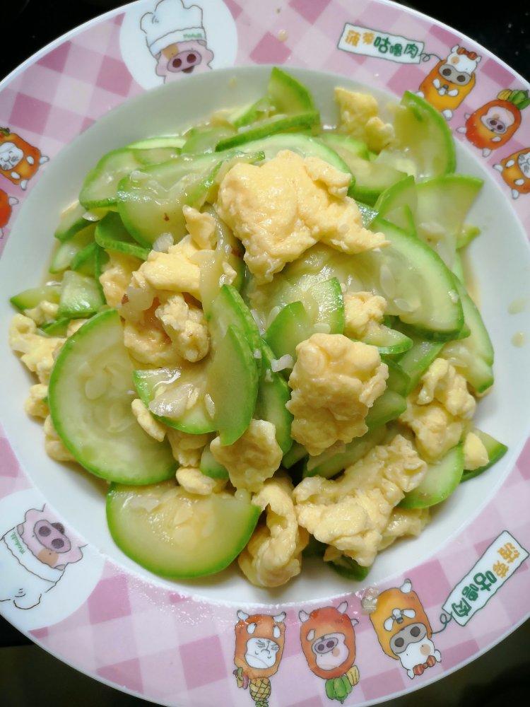 清香的西葫芦炒鸡蛋