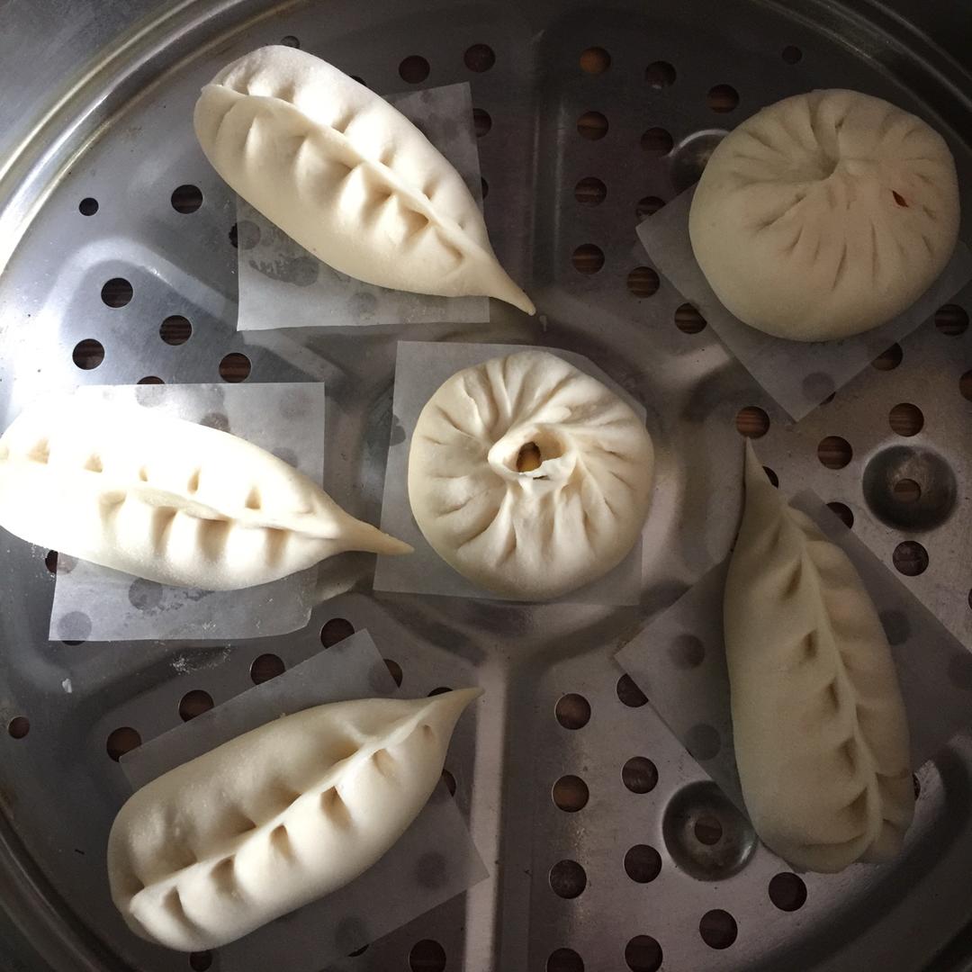 梅干菜柳叶包、蔬菜提褶包