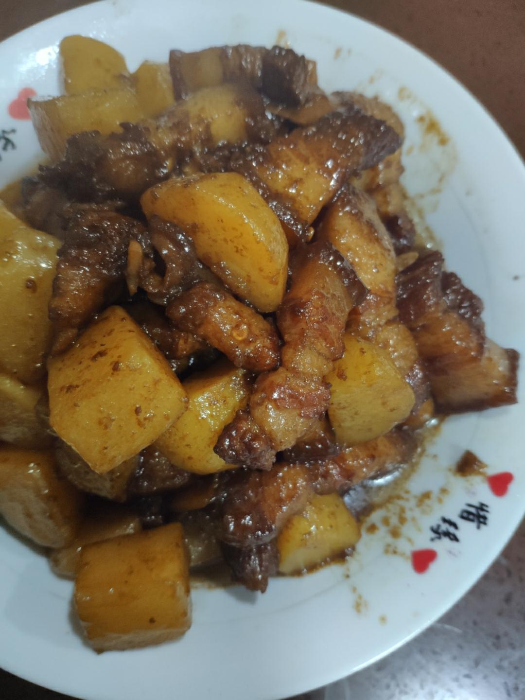 红烧肉炖土豆（丝毫不腻）
