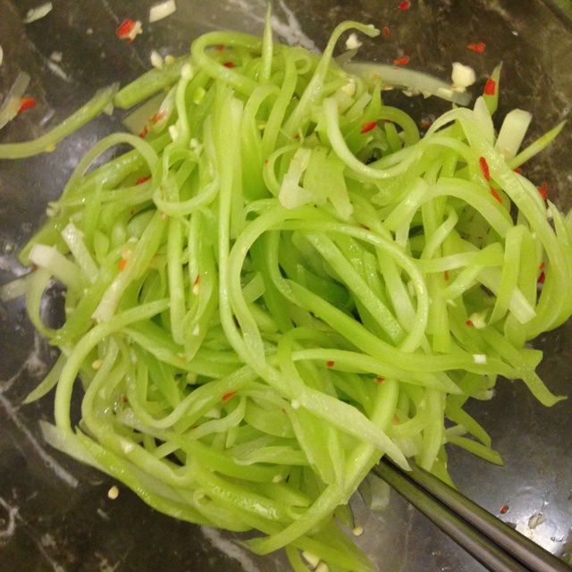 椒油凉拌莴笋丝