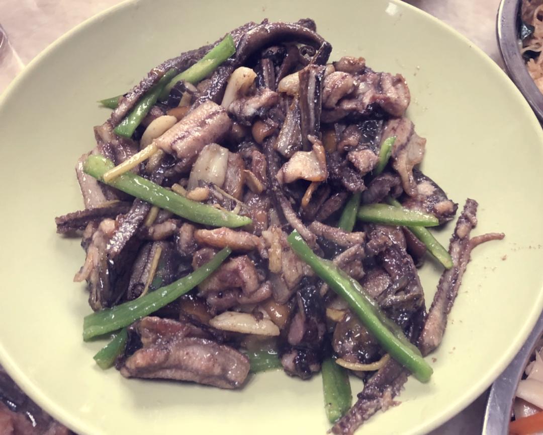 好吃又营养的爆炒黄鳝的做法