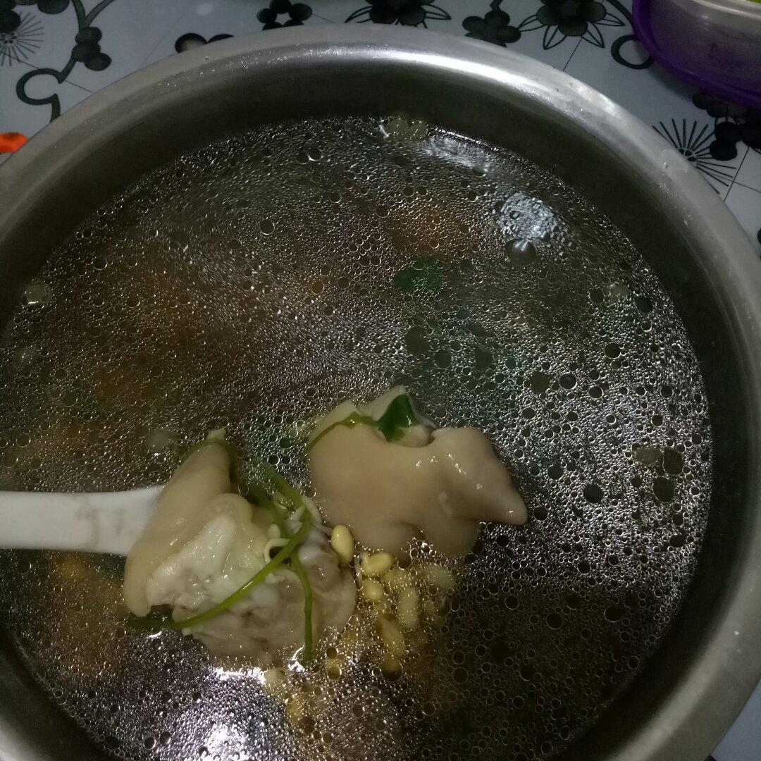 黄豆猪脚汤