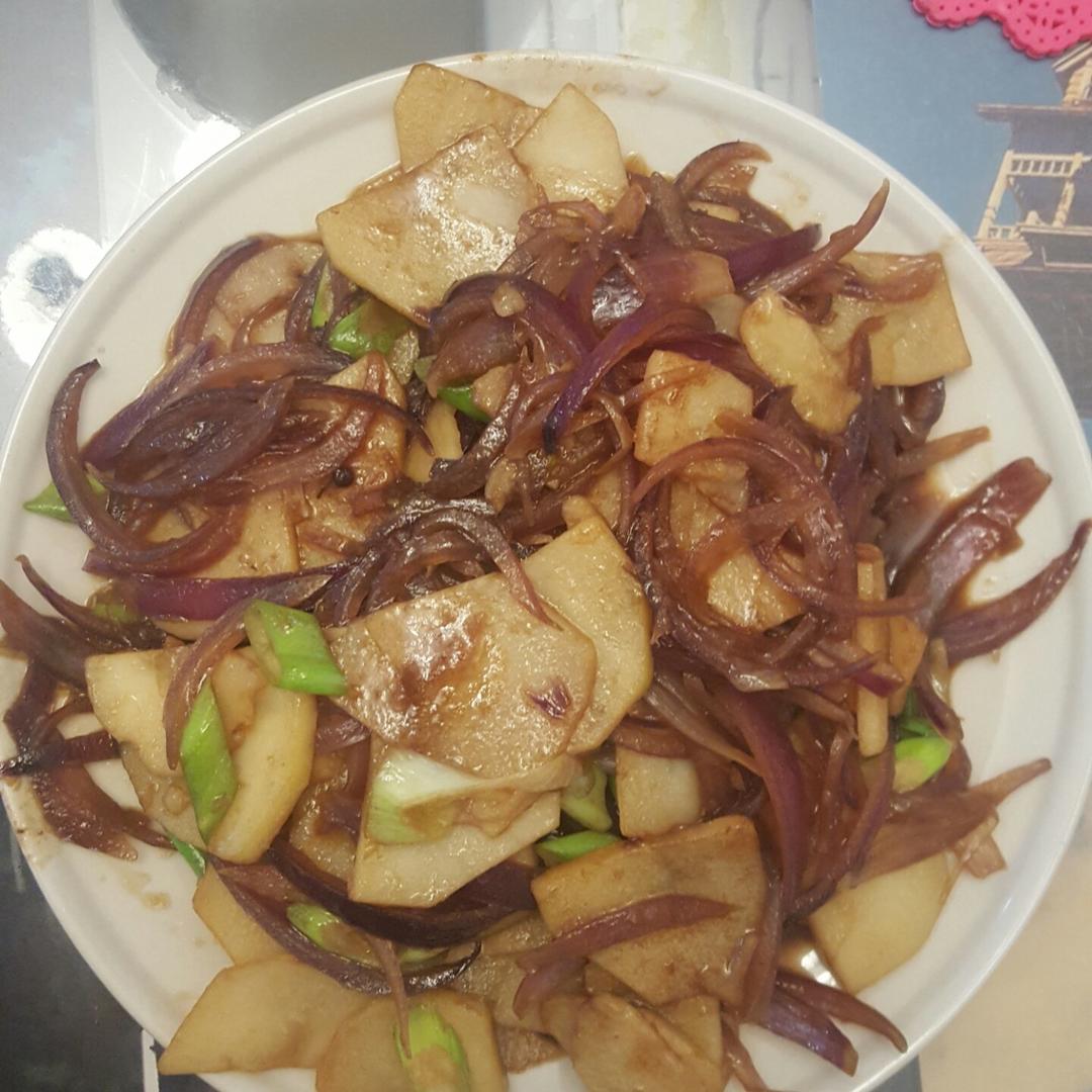 洋葱炒土豆