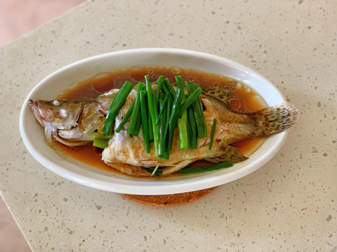 清蒸鳜鱼｜蒸鱼不腥的秘诀｜在家蒸出酒店水准的鱼